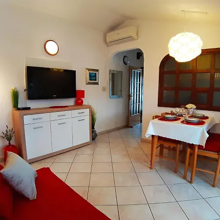 Zrinka 793 Apartment *